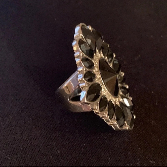 Chunky  Silver Tone & Black Rhinestone Flower Statement Ring - Picture 5 of 10